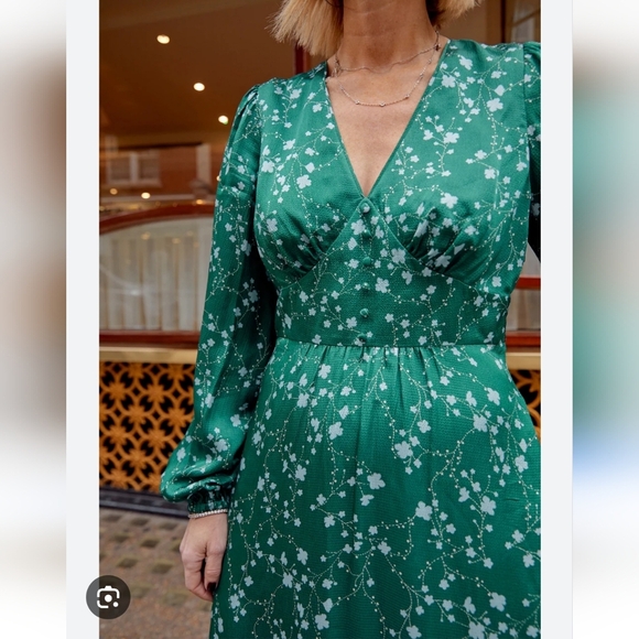 Wyse London shira blossom ditsy floral satin long sleeve maxi dress green 6 - Picture 2 of 14